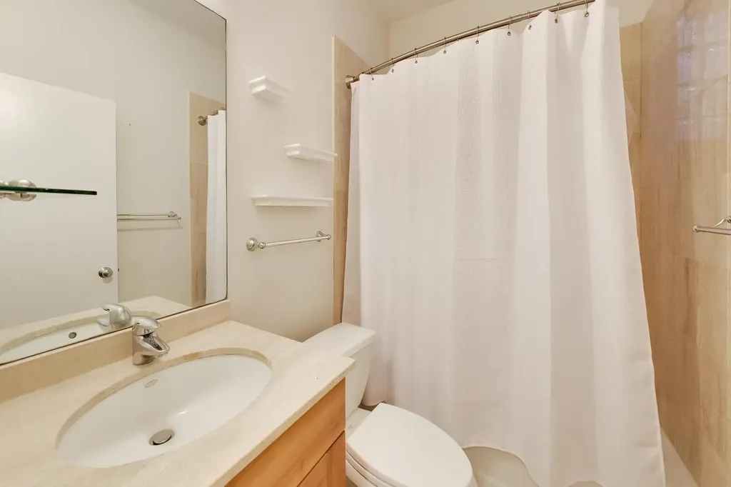 1019 North Honore Street Chicago IL 60622