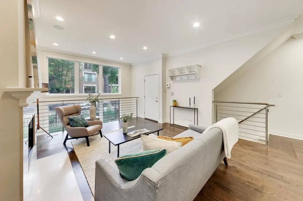 1019 North Honore Street Chicago IL 60622