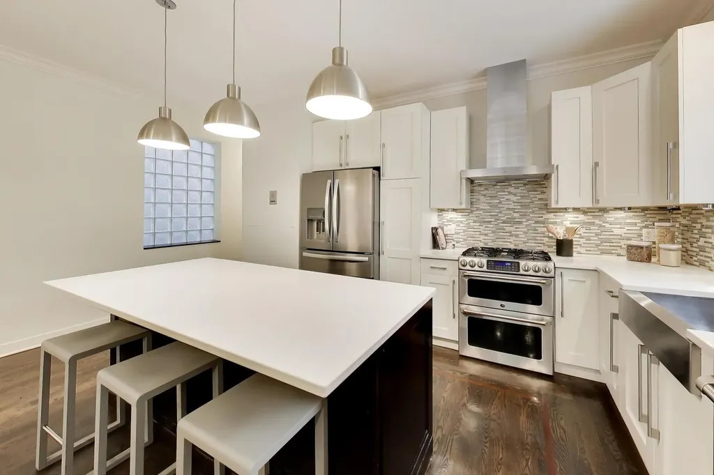 1019 North Honore Street Chicago IL 60622