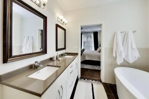 1019 North Honore Street Chicago IL 60622