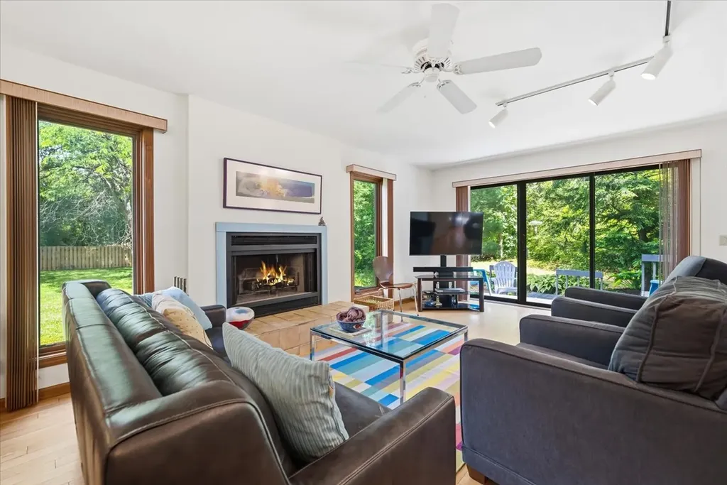 1755 South Wiesbrook Road Wheaton IL 60189