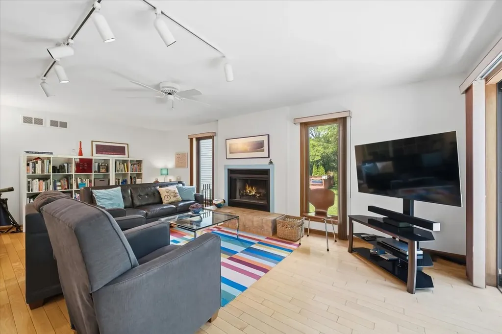 1755 South Wiesbrook Road Wheaton IL 60189