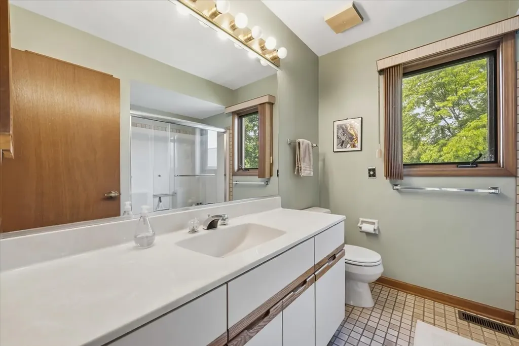 1755 South Wiesbrook Road Wheaton IL 60189