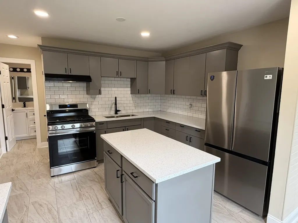 461 East Fullerton Avenue S Glendale Heights IL 60139