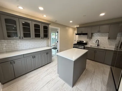 461 East Fullerton Avenue S Glendale Heights IL 60139