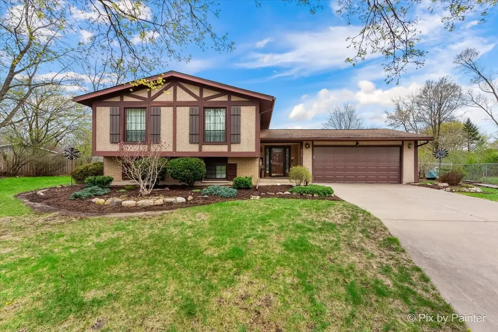 830 Buckingham Court Crystal Lake IL 60014