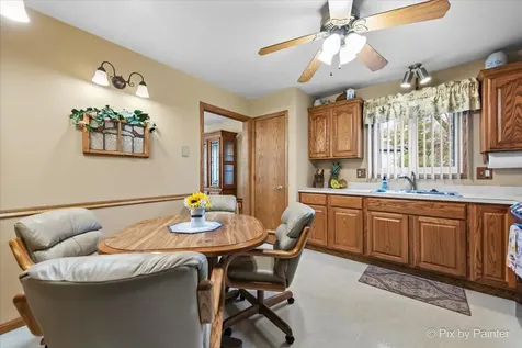 830 Buckingham Court Crystal Lake IL 60014