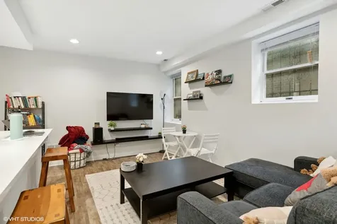 330 West Evergreen Avenue Chicago IL 60610