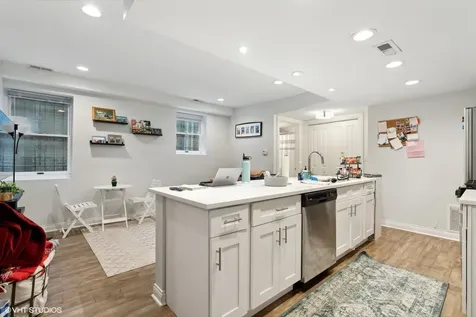 330 West Evergreen Avenue Chicago IL 60610