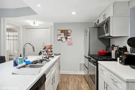 330 West Evergreen Avenue Chicago IL 60610