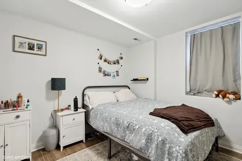 330 West Evergreen Avenue Chicago IL 60610