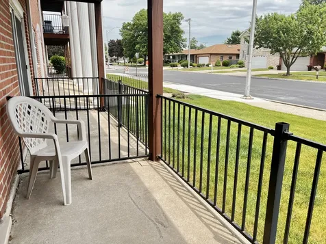 6101 West 94th Street Oak Lawn IL 60453