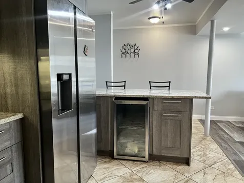 6101 West 94th Street Oak Lawn IL 60453