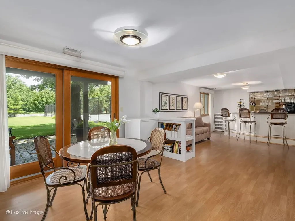 19W182 Ginny Lane E Oak Brook IL 60523