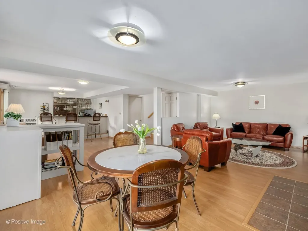 19W182 Ginny Lane E Oak Brook IL 60523