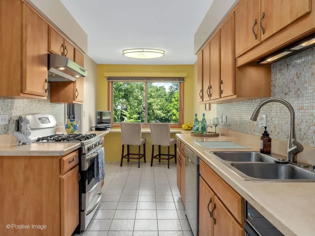 19W182 Ginny Lane E Oak Brook IL 60523
