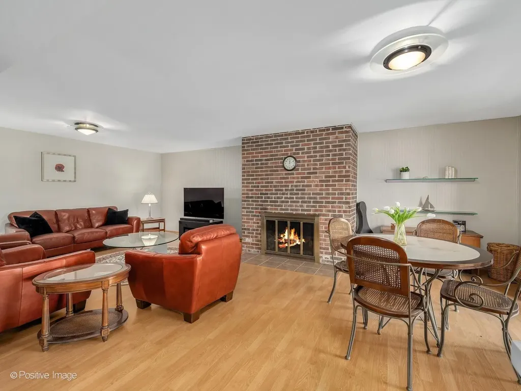 19W182 Ginny Lane E Oak Brook IL 60523