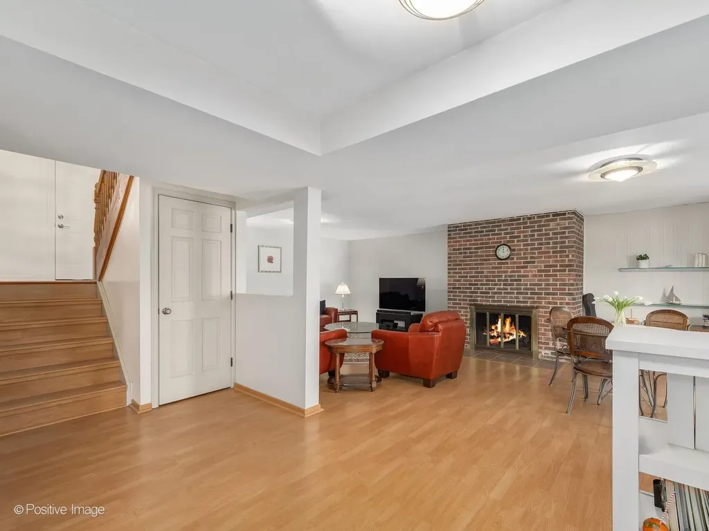 19W182 Ginny Lane E Oak Brook IL 60523