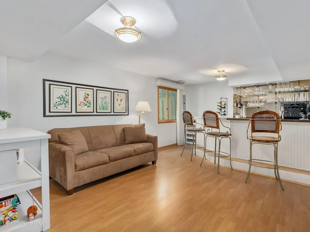 19W182 Ginny Lane E Oak Brook IL 60523