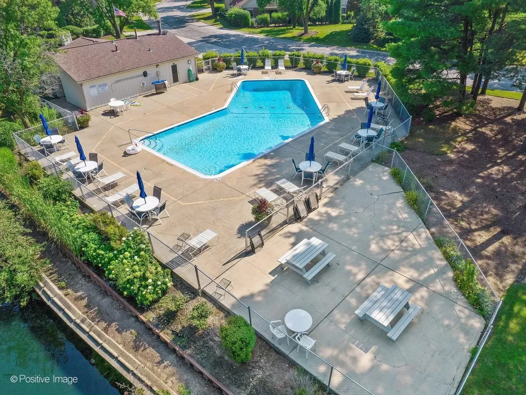 19W182 Ginny Lane E Oak Brook IL 60523