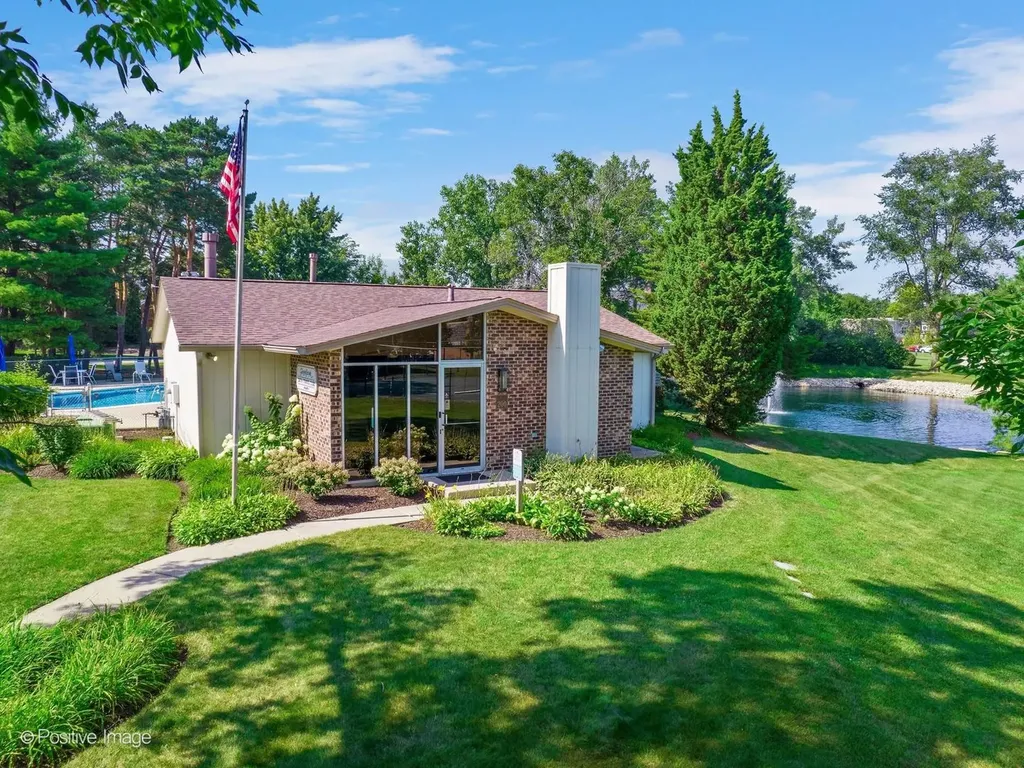 19W182 Ginny Lane E Oak Brook IL 60523