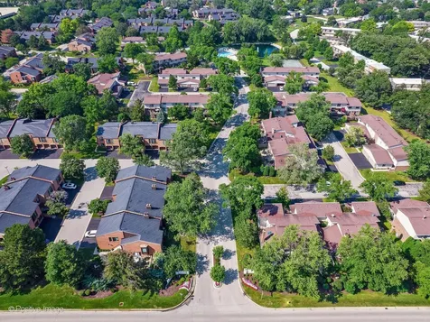 19W182 Ginny Lane E Oak Brook IL 60523