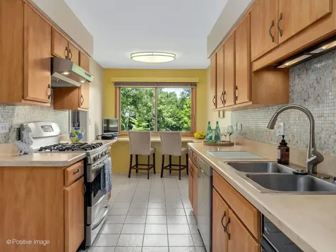 19W182 Ginny Lane E Oak Brook IL 60523