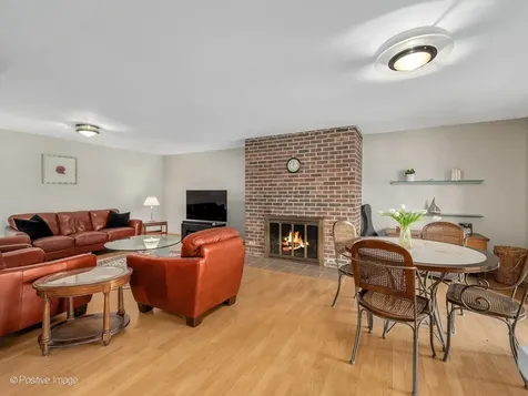 19W182 Ginny Lane E Oak Brook IL 60523