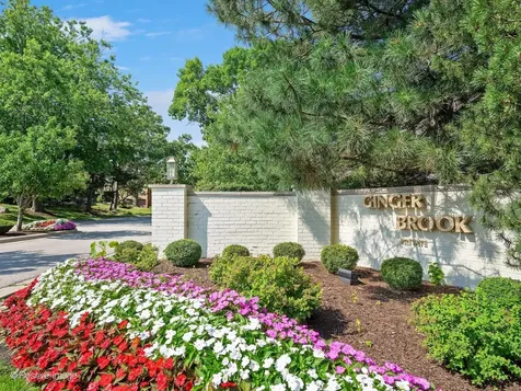 19W182 Ginny Lane E Oak Brook IL 60523
