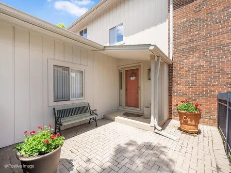 19W182 Ginny Lane E Oak Brook IL 60523