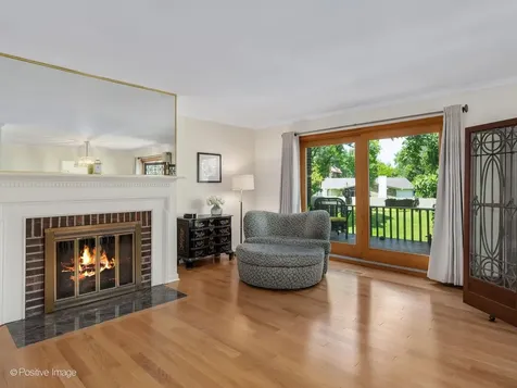19W182 Ginny Lane E Oak Brook IL 60523