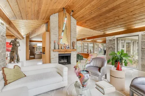 42 Woodley Road Winnetka IL 60093
