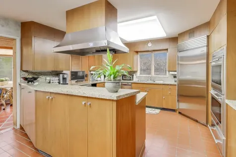 42 Woodley Road Winnetka IL 60093