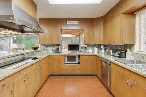 42 Woodley Road Winnetka IL 60093