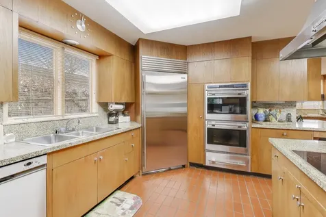 42 Woodley Road Winnetka IL 60093
