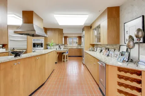 42 Woodley Road Winnetka IL 60093