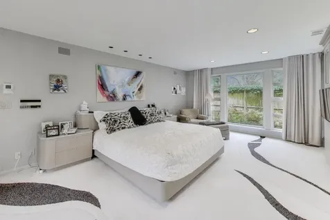 42 Woodley Road Winnetka IL 60093