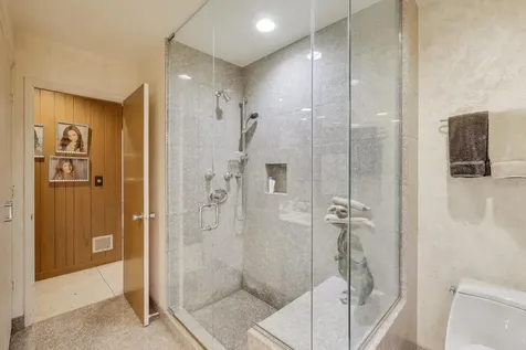 42 Woodley Road Winnetka IL 60093