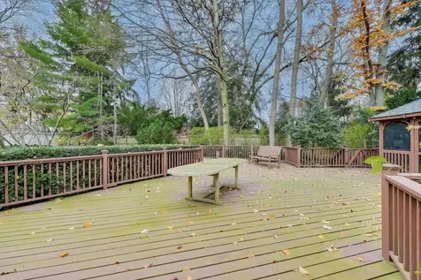 42 Woodley Road Winnetka IL 60093