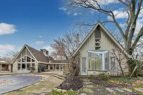 42 Woodley Road Winnetka IL 60093