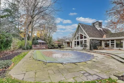 42 Woodley Road Winnetka IL 60093