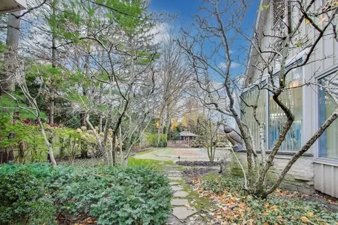 42 Woodley Road Winnetka IL 60093