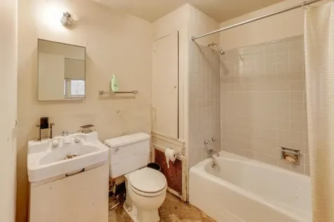 42 Woodley Road Winnetka IL 60093