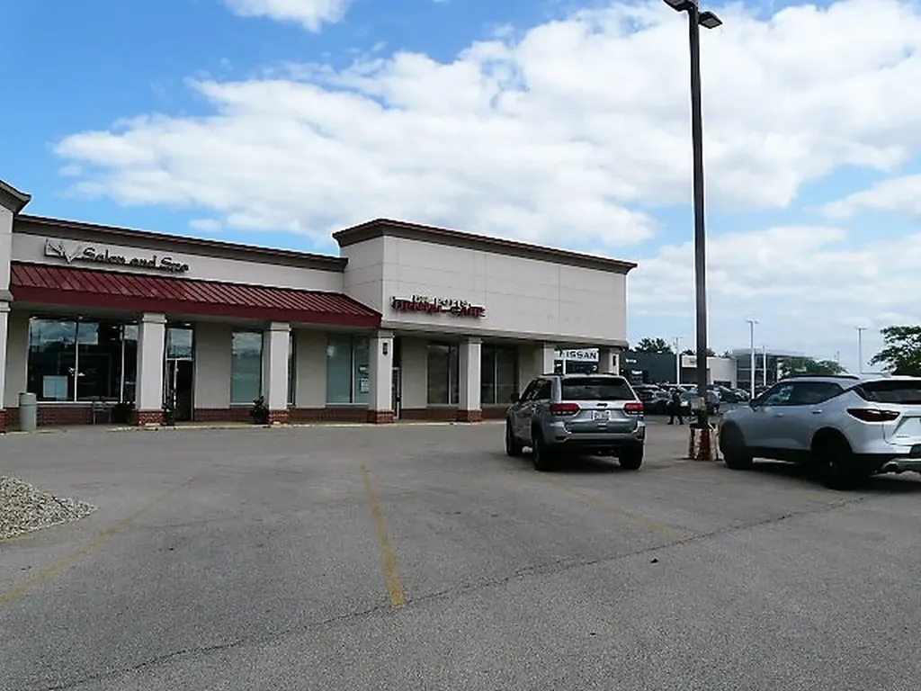 908 Milwaukee Avenue Libertyville IL 60048