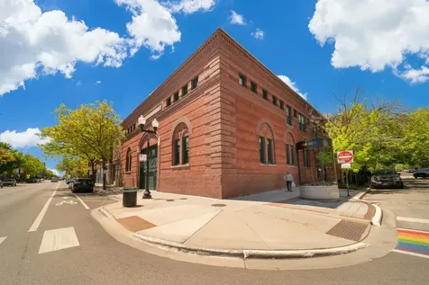811 West Aldine Avenue Chicago IL 60657