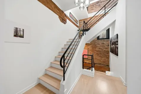 811 West Aldine Avenue Chicago IL 60657