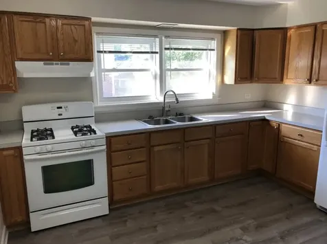 1911 Dewes Street Glenview IL 60025