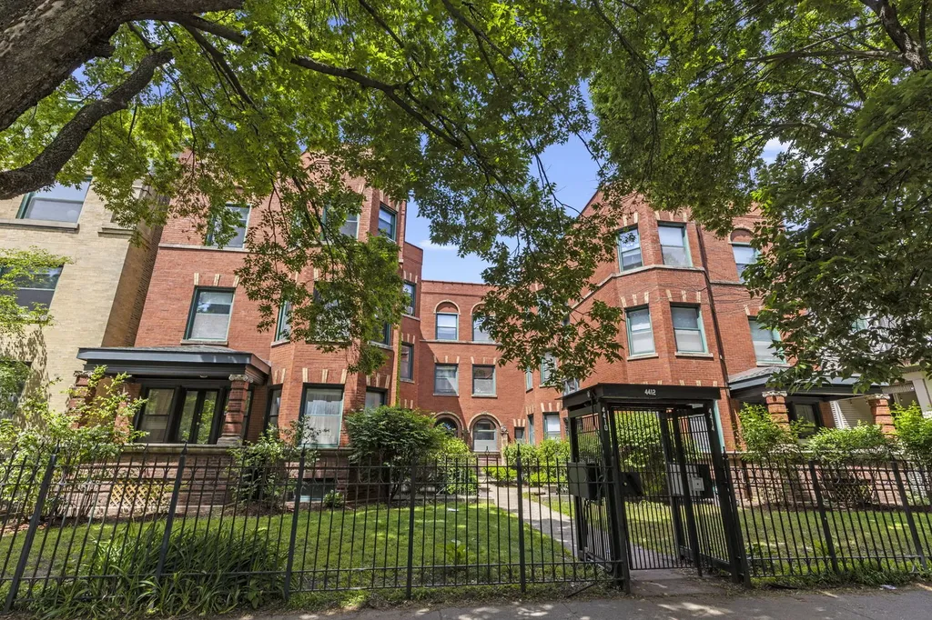 4410 North Paulina Street Chicago IL 60640