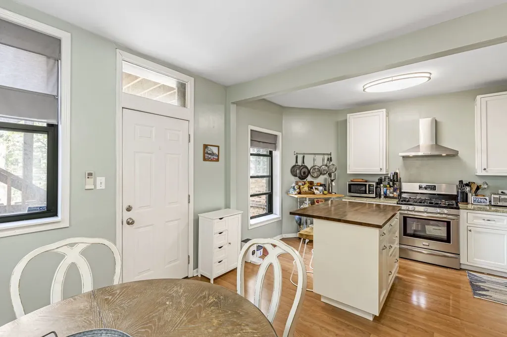 4410 North Paulina Street Chicago IL 60640