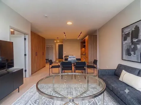 920 North Wells Street Chicago IL 60610